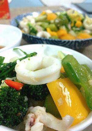 Hình của món Mực xào rau củ.
