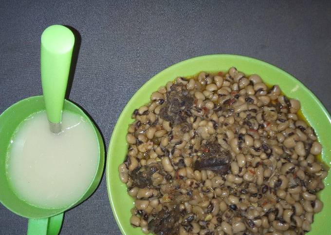 Beans porridge with garri
