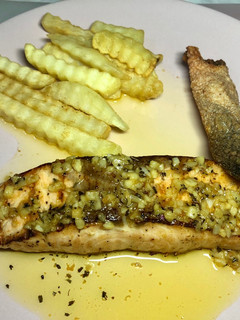 Foto resep Salmon steak crispy skin with lemon butter sauce