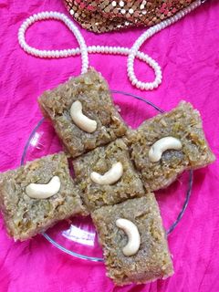 દૂધી નો હલવો (Dudhi No Halwa Recipe In Gujarati) રેસીપી મુખ્ય ફોટો