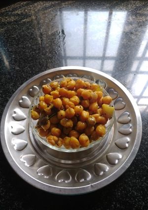 * டேஸ்ட்டி, சென்னா சுண்டல் *(channa sundal recipe in tamil) செய்முறை முக்கிய புகைப்படம்