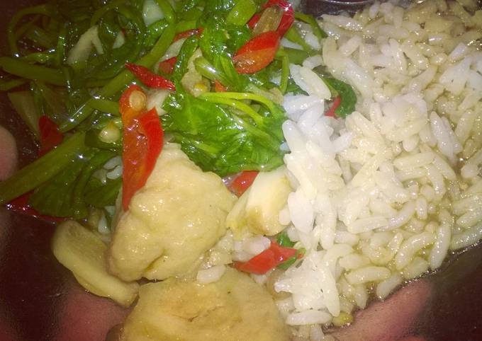 Cara Gampang Menyiapkan Tumis Kangkung Bakso Sedap, Enak Banget