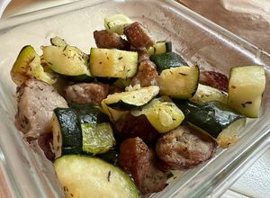 Une photo de Courgettes et saucisses à l’Air Fryer