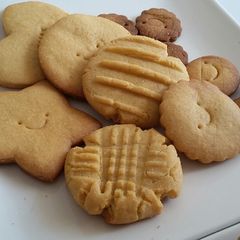 A picture of Simple cookies.
