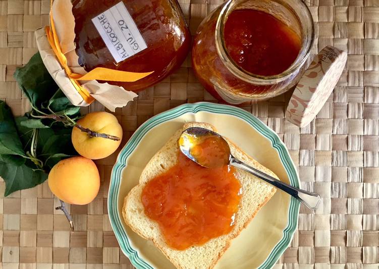 Confettura di albicocche