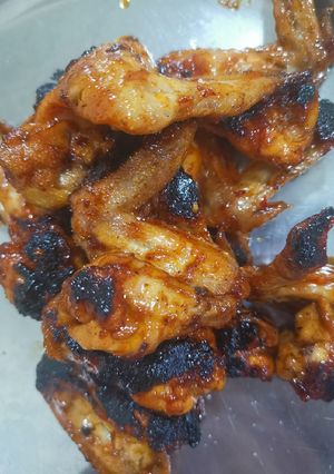 A picture of Honey Glazed Chicken Wings.