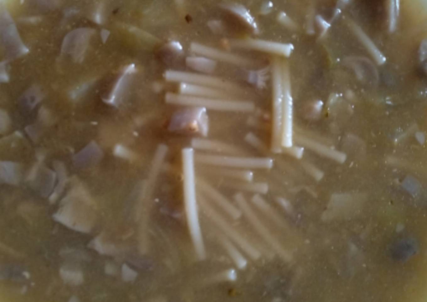 Sopa de setas con tomate pintón