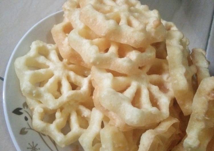 Recipe: Delicious Kembang goyang