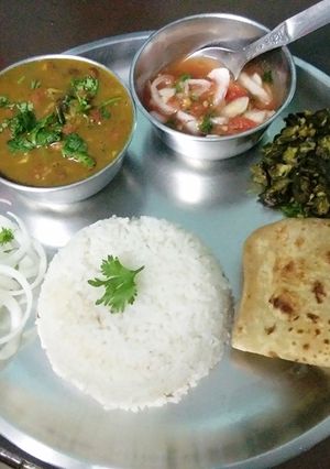 A picture of Rajma rice in gavai style.