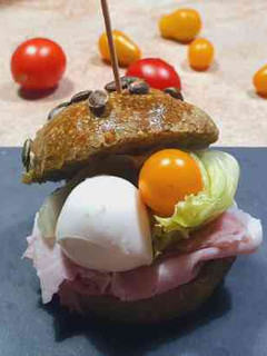Foto di Burger buns agli spinaci