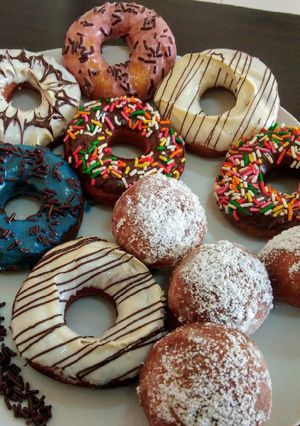 ડોનટ્સ(donuts in Gujarati) રેસીપી મુખ્ય ફોટો