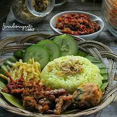 รูปของ Nasi kuning magic com