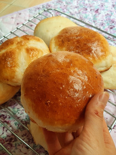 عکسی از دستور 🇩🇪نان بروتشن (brötchen)