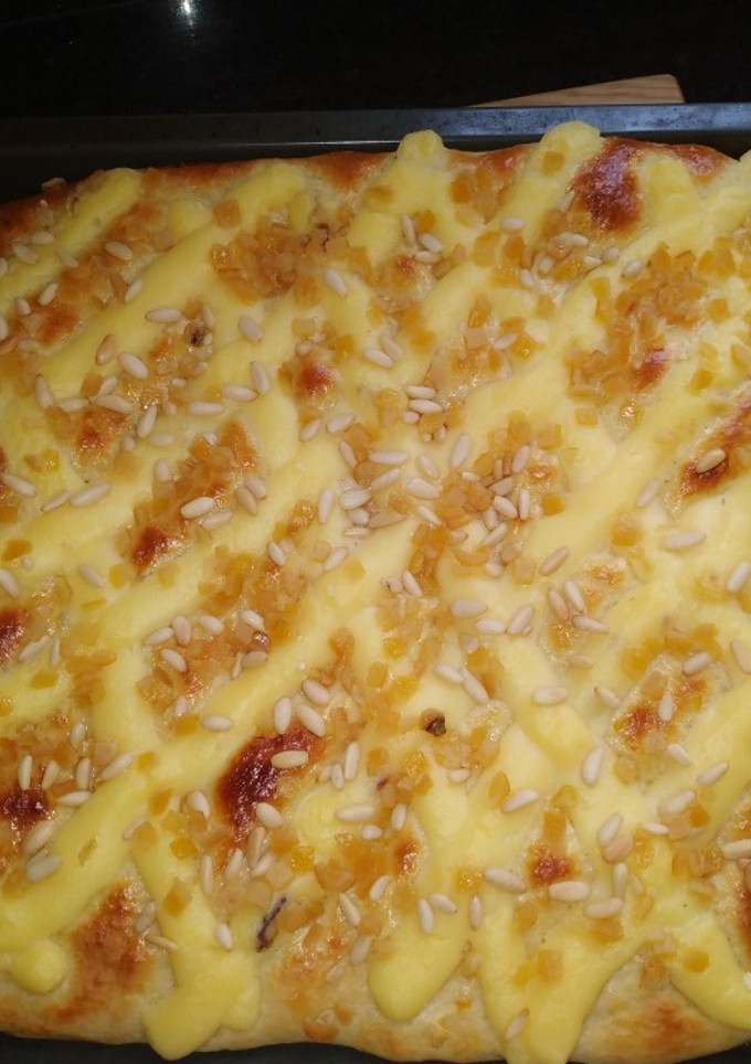 Una foto de Coca de San Juan de crema con Thermomix
