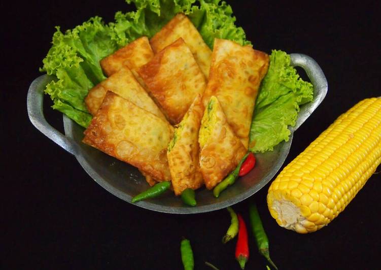 Pangsit goreng isi jagung