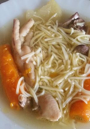 Csirkeaprólék leves recept fotója