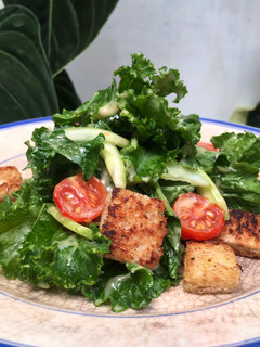 Foto resep Lettuce Tomato Cucumber Salad with Croutons