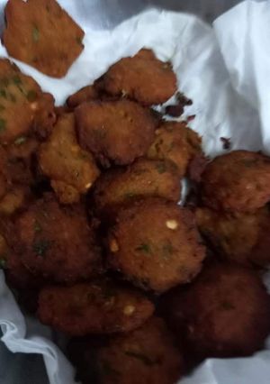 A picture of Chana daal vada.