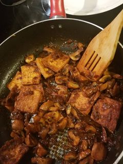 A picture of Spicy Tofu Mushrooms.