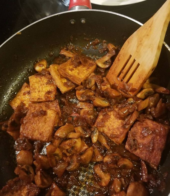 A picture of Spicy Tofu Mushrooms.