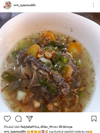 Langkah Mudah untuk Menyiapkan Resep Sop buntut sapi Anti Ribet, Sempurna