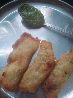 கிரிஸ்பி ரோல் (Crispy roll recipe in tamil) செய்முறை முக்கிய புகைப்படம்