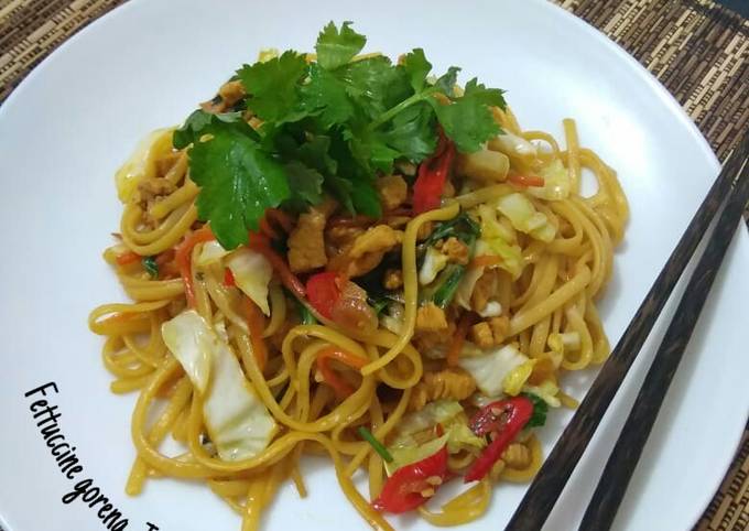 Fettuccine goreng Jawa dgn ayam cincang