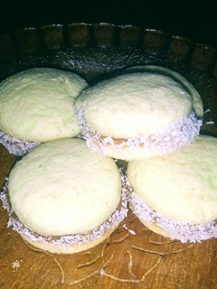 Una foto de Alfajorcitos de Maizena #dulce