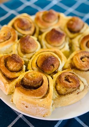 Una foto de Cinnamon rolls o rollitos de canela