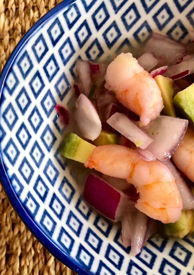 Una foto de Ceviche de langostinos