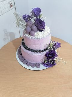 عکسی از دستور کیک با تزیین گل طبیعی