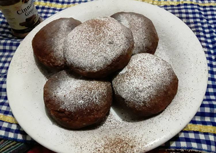 Roti Coklat goreng isi pisang coklat