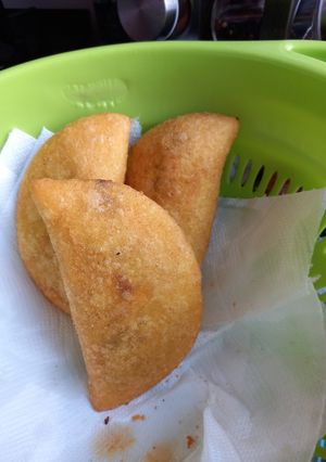 Una foto de Empanadas de harina de maíz fritas de Carne