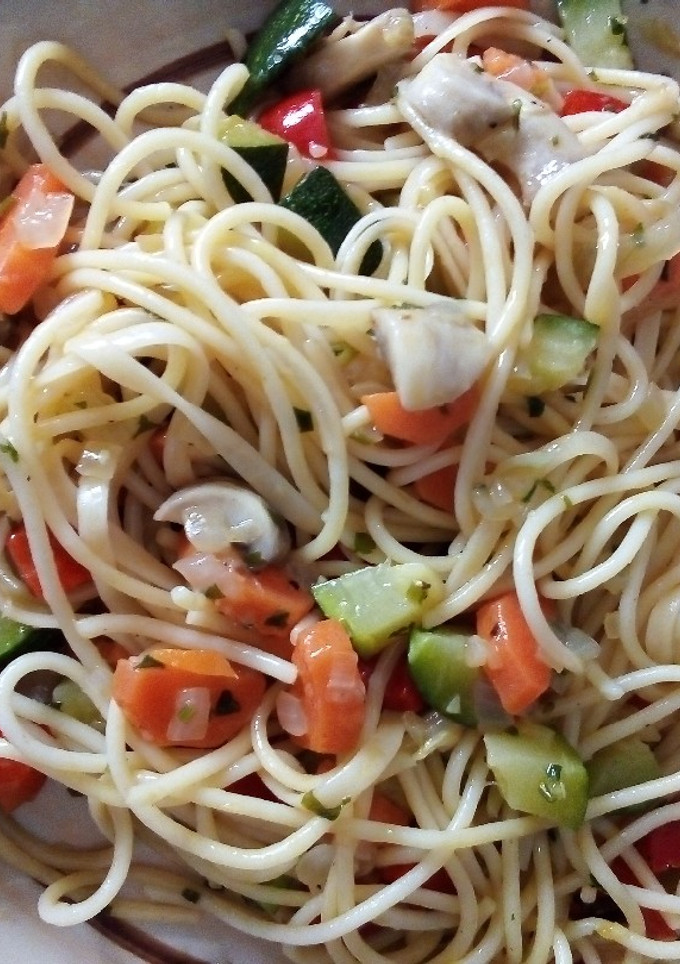 Una foto de Spaguettis con verduras