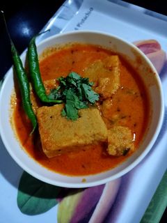 ઢોકળી નું શાક (Dhokli Shak Recipe In Gujarati) રેસીપી મુખ્ય ફોટો