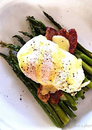 A picture of Easy Eggs Benedict with Asparagus .