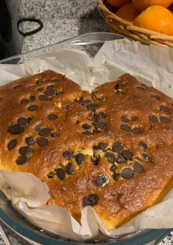 Una foto de Bizcocho con pepitas de chocolate y pasas