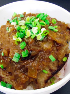 Una foto de Steak Chaliapin / cocina del mundo anime
