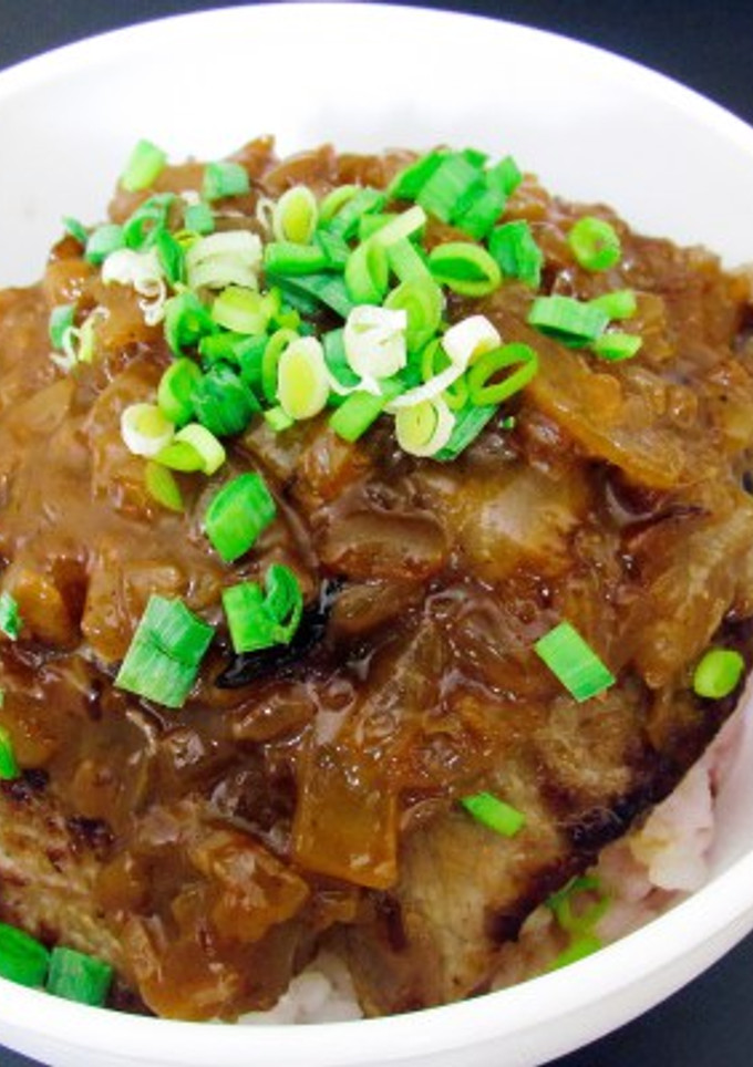 Una foto de Steak Chaliapin / cocina del mundo anime
