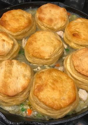 A picture of Skillet pot pie.