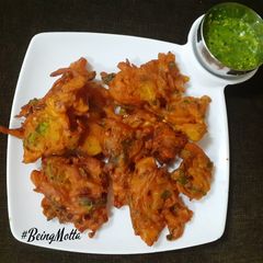 A picture of Pumpkin-Onion Fritters.