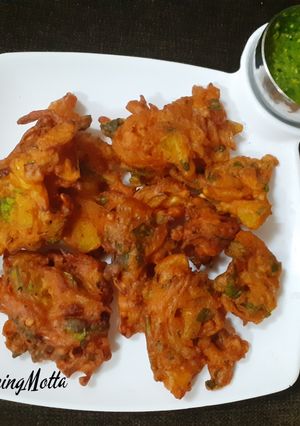 A picture of Pumpkin-Onion Fritters.