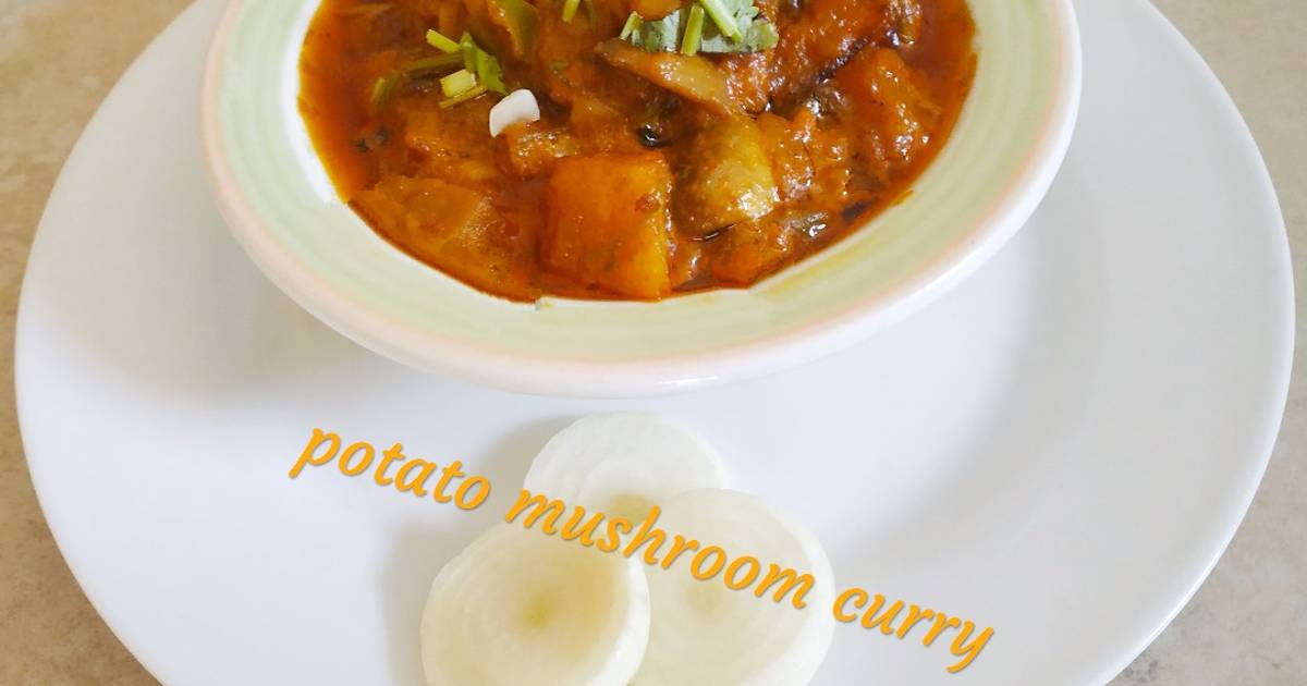 Potato Mushroom Curry Recipe by Hanzala Khan - Cookpad