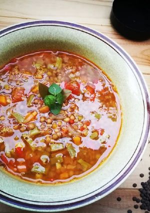 Foto principal de Sopa de lenteja Pardina y judía plana - vegano