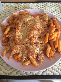 Una foto de Macarrones de carne gratinados