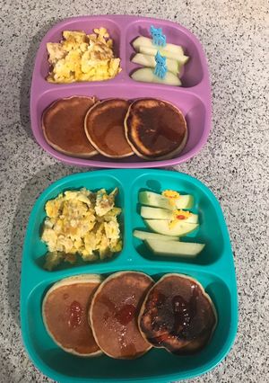 Una foto de Desayuno divertido para niños