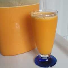 Una foto de Jugo refrescante de zanahoria con Mango y jengibre