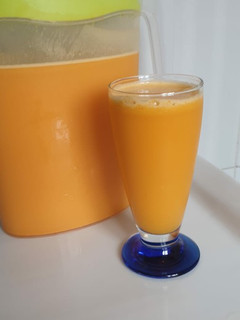 Una foto de Jugo refrescante de zanahoria con Mango y jengibre