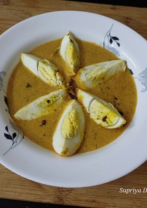 A picture of Afghani egg curry.