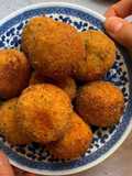 Sopa de vegetales con croquetas de arroz